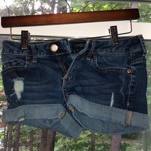 Juniors Aeropostale’s Jean shorts